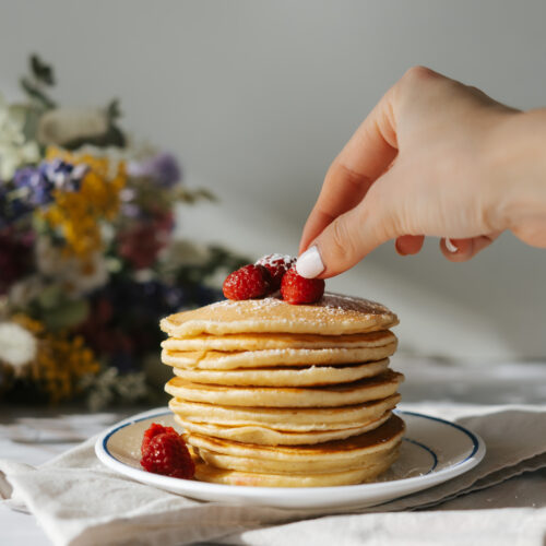 Pancakes avec des framboises